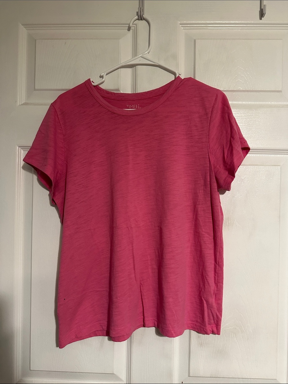 Time and Tru Fuchsia Short Sleeve Crewneck Tee